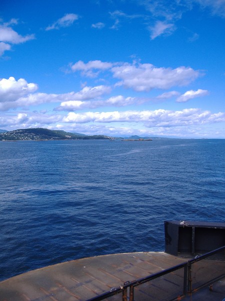 keeping on docking me bay.bee