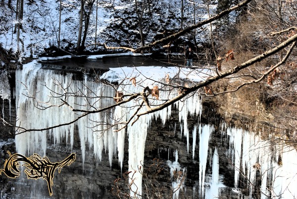A Frozen Tew's Falls, Craig right on the edge