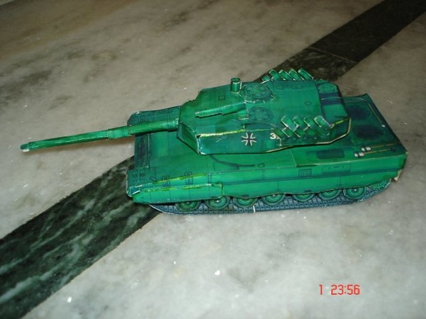 Paper made Leopard Main Battle Tank