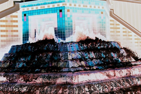 garbage fountain