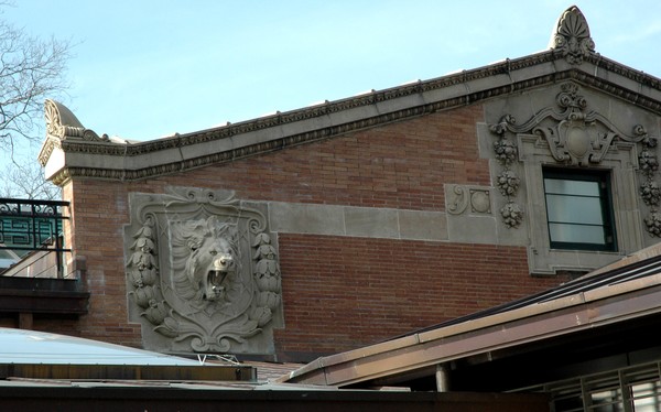 lion house