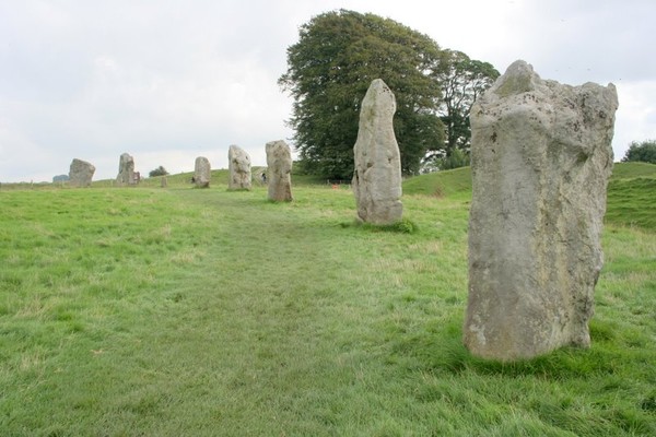 AVERBURY ANCIENT STONES 2