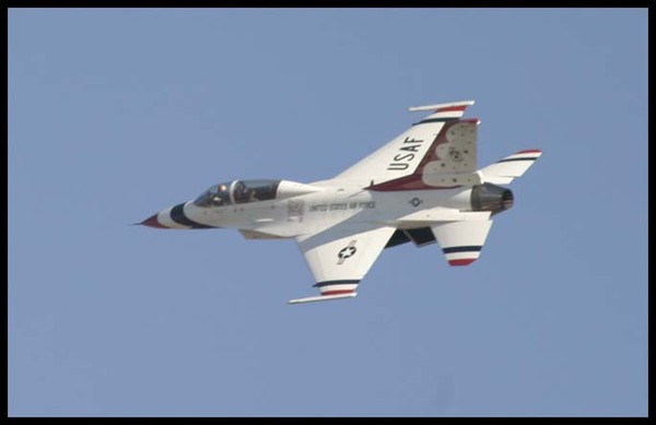 F-16 THUNDERBIRD