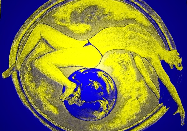 MISS UNIVERSE retouched Yellow Artwanted