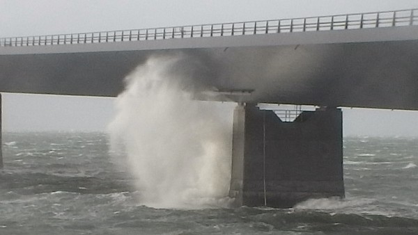 Wave crash