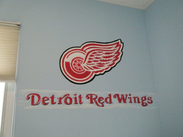 red wings mural