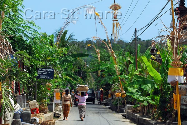 The Main Street in Jungutbatu