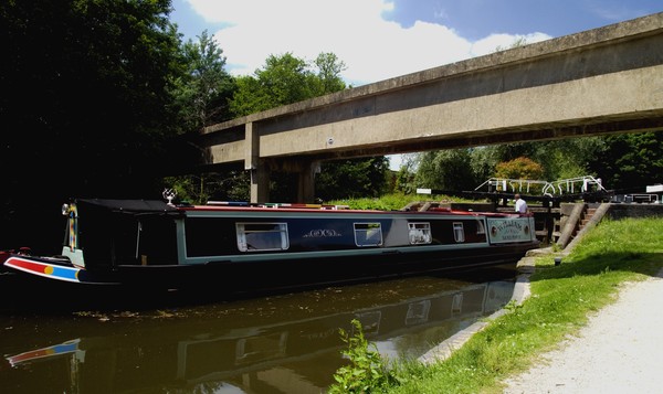Narrow boat