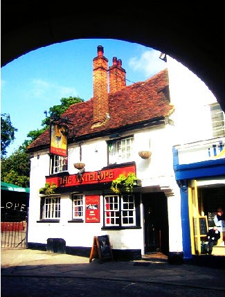 ENGLISH COUNTRY PUB