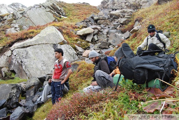 Taking a breather on the way to Saraal Lake.