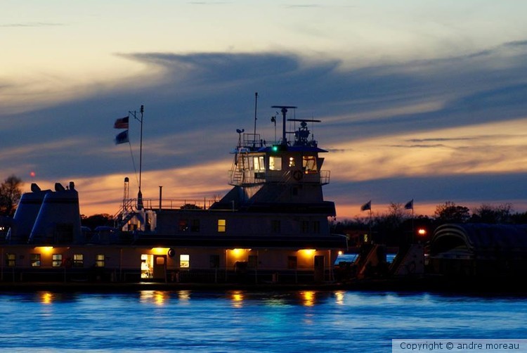 Mississippi River tugboat