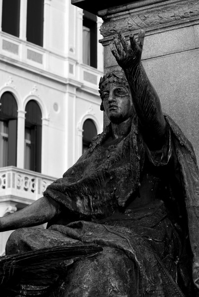 Statue