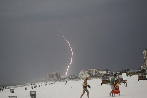 LIGHTENING CLEARWATER BEACH 2