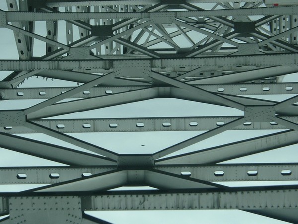 St Louis Bridge Heading West