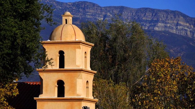 Ojai Museum and Topa Topa Mtns.