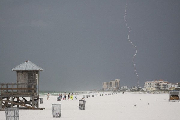 LIGHTENING CLEARWATER BEACH 3