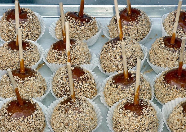 caramel apples