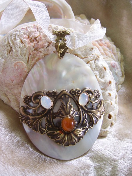 Aphrodite - Goddess of Love - Large oval Mother of