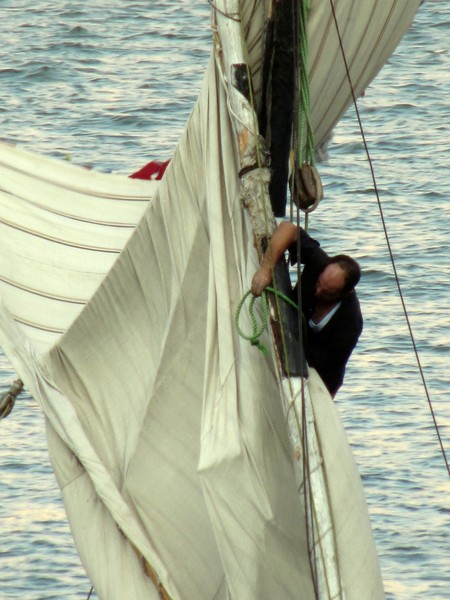 Fixing sail