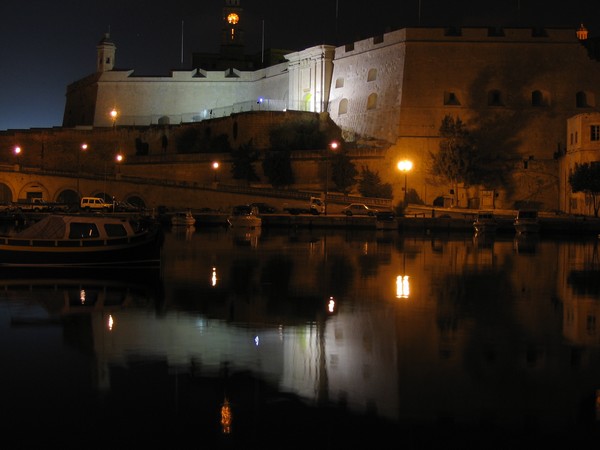 Senglea's gate Cottonera malta