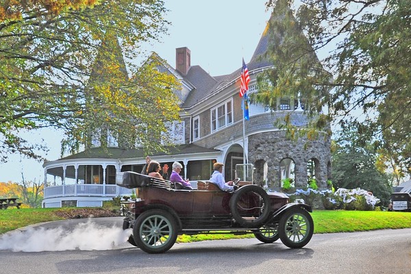 Steam Car at Auburn Heights