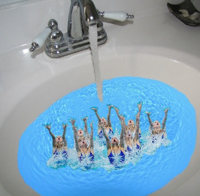 SINKRONIZED SWIMMING