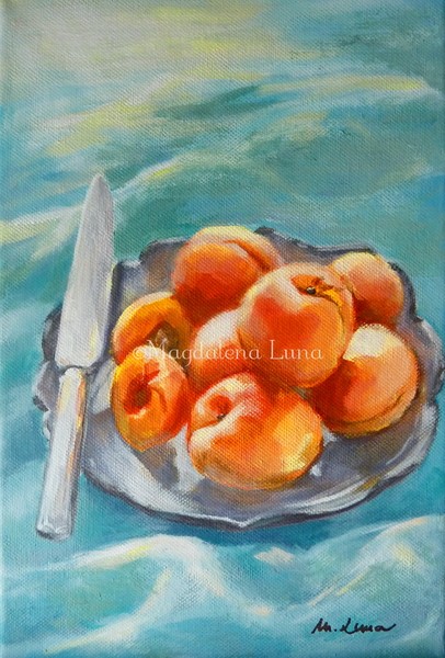 Plate of apricots