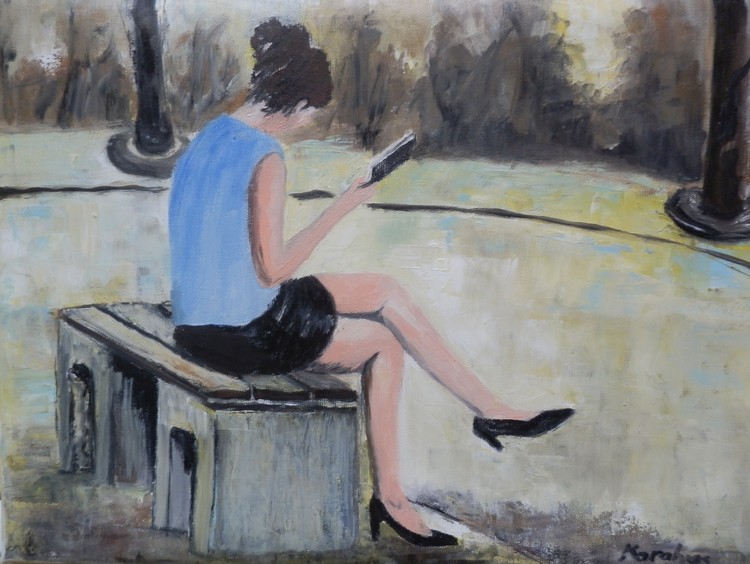 Woman reading o book