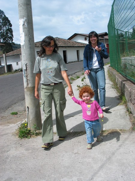 MADRE, HIJA, Y AMIGA