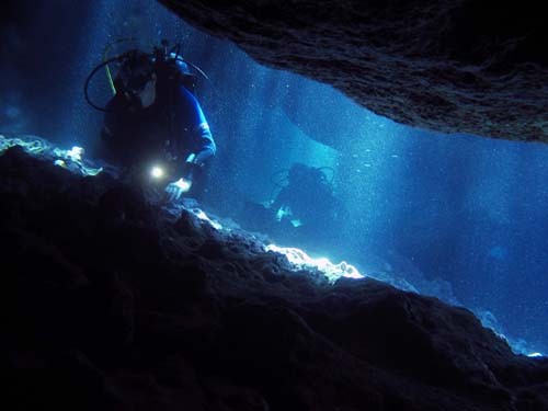 Lapsi Cave