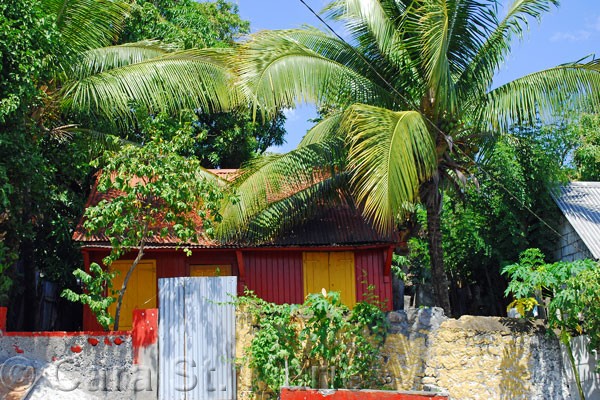 Red Cottage in Roseau