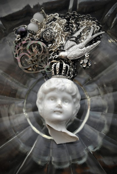 Le Petit Prince beheaded