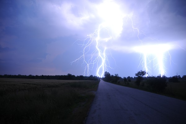 Lightning 7/10
