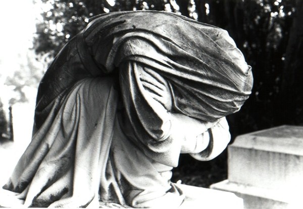 Cemetery Statue2