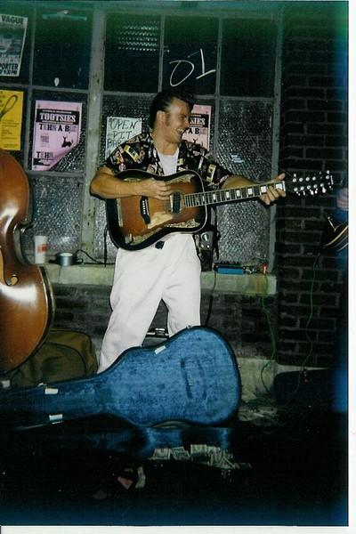 2nd Avenue Street Musician