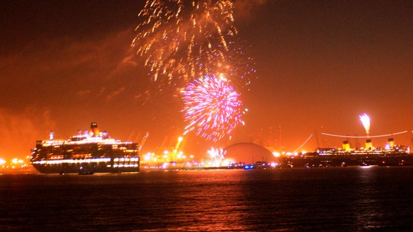 When 2 queens meet there's fireworks!