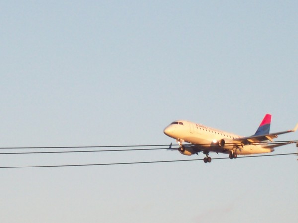 The Airplane on a Wire