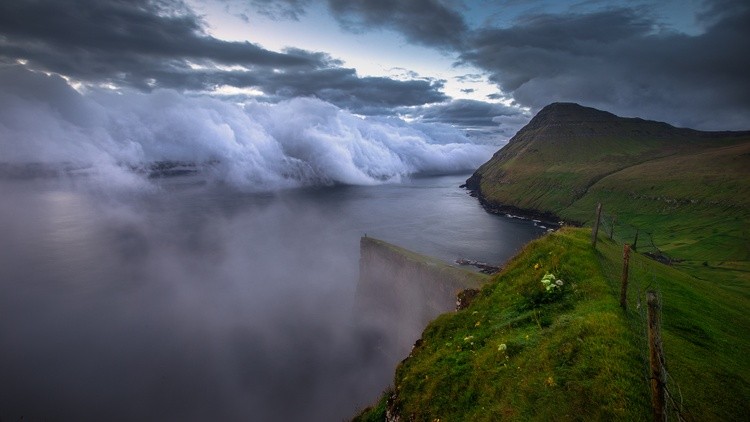 Tsunami of Clouds