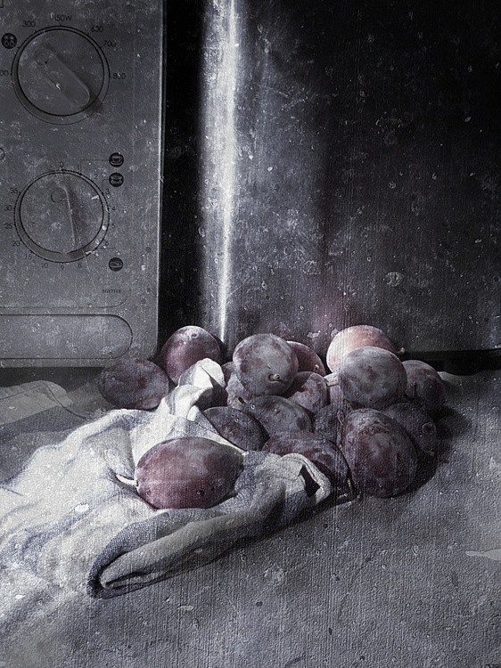 stilllife plums