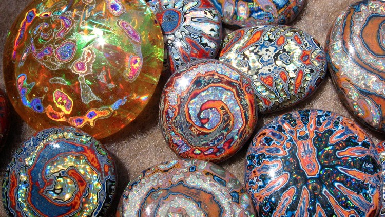 ALIEN OPALS