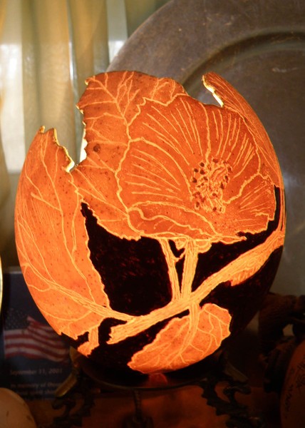 Magnolia Lamp lit