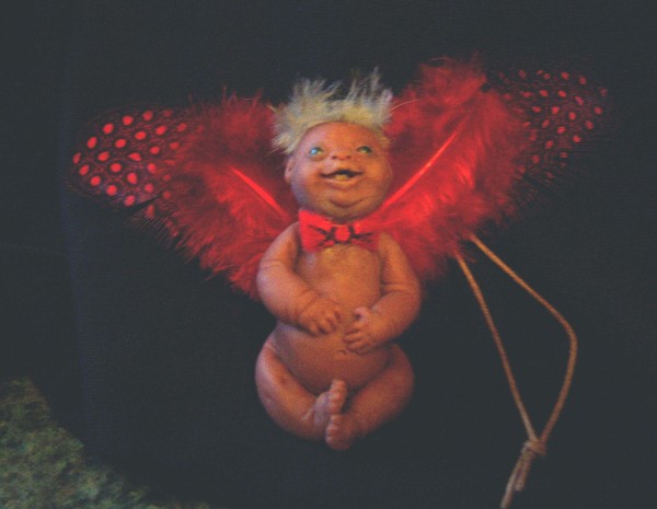 red  winged cherub