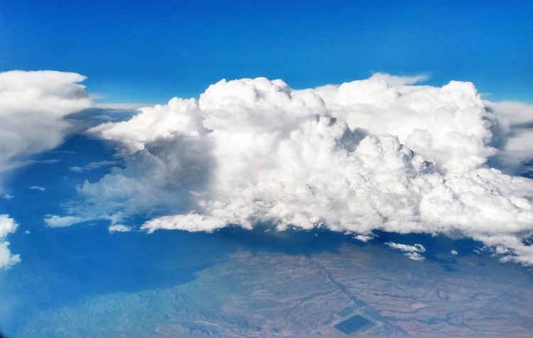 Karen Muro cielo fluffy clouds.