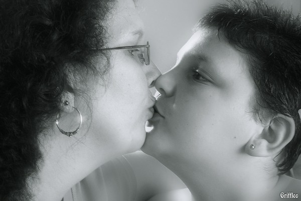A KISS FOR MUM