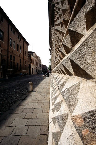 Palazzo dei diamanti, Ferrara
