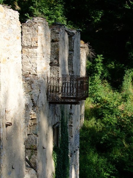 Forgotten balcony of Romeo and Juliet in Greece?