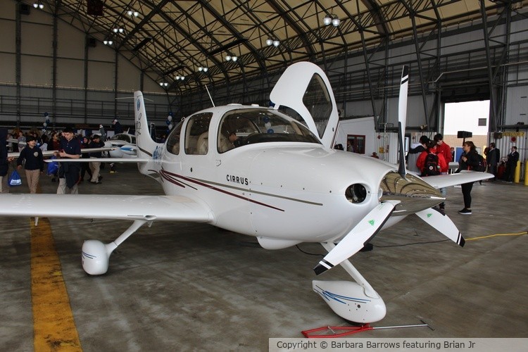 Small plane 