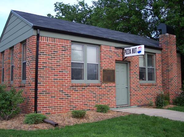 The First Pizza Hut