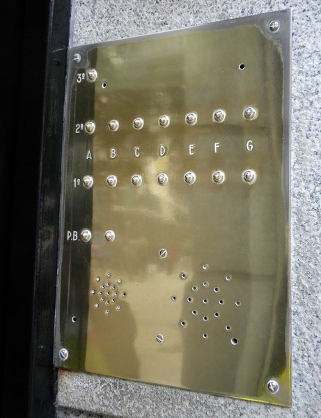 A door panel in Belgrano