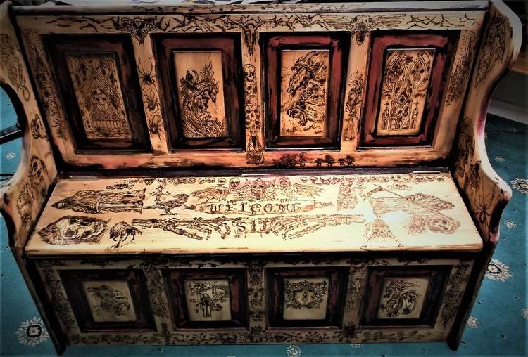 Gothic themed pine bench  (1)